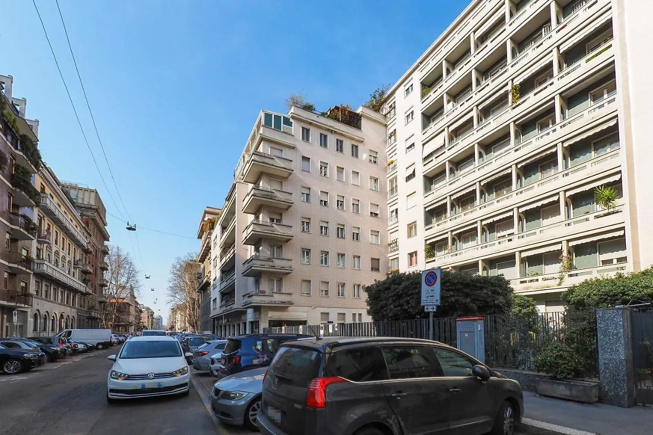 Mba24 Charming Suite Close To Metro Fieracitylife Milánó Apartman