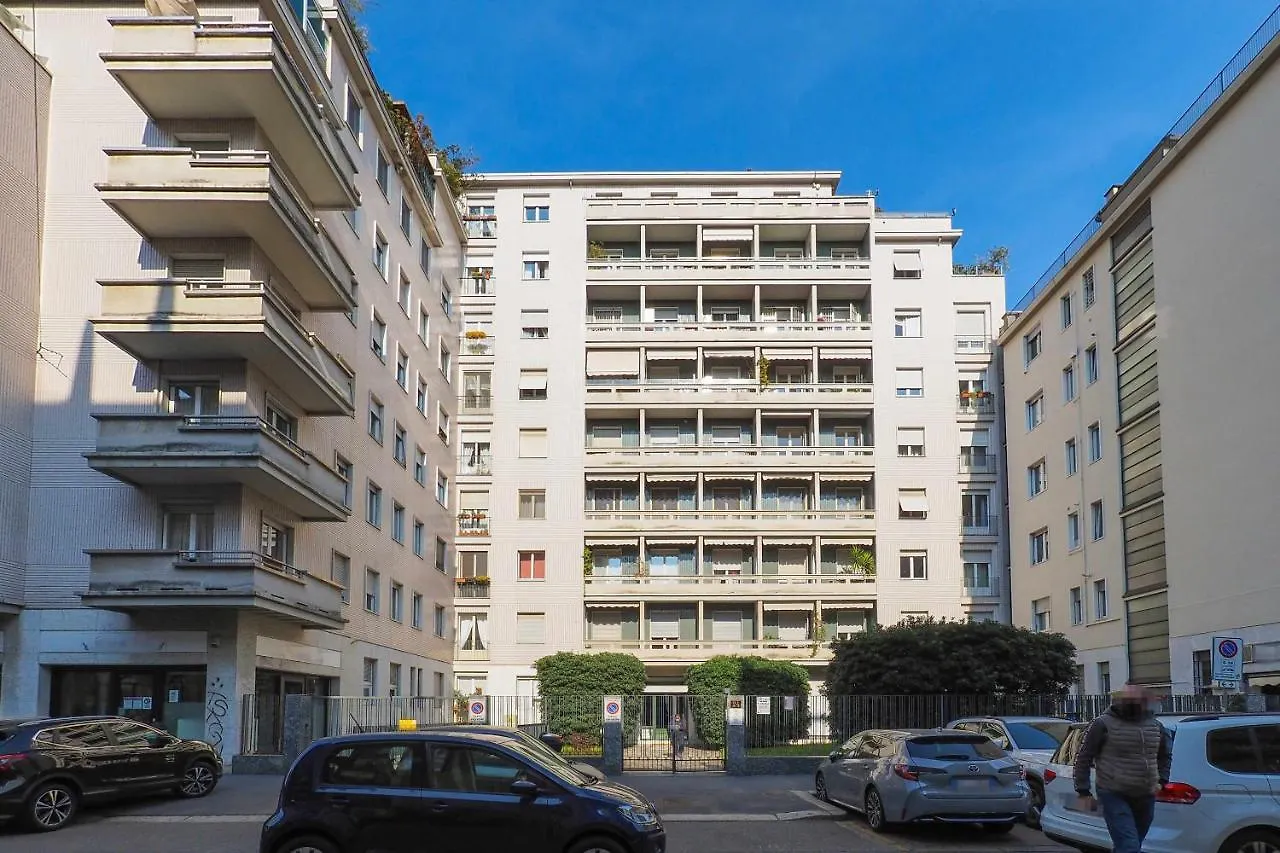 Mba24 Charming Suite Close To Metro Fieracitylife Milánó 0*,  Olaszország