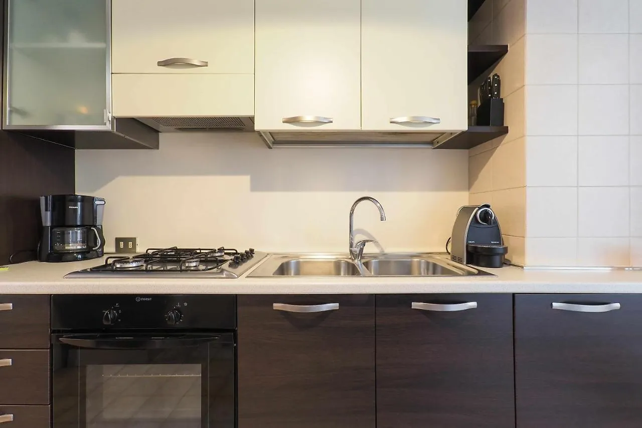 Mba24 Charming Suite Close To Metro Fieracitylife Milánó Apartman